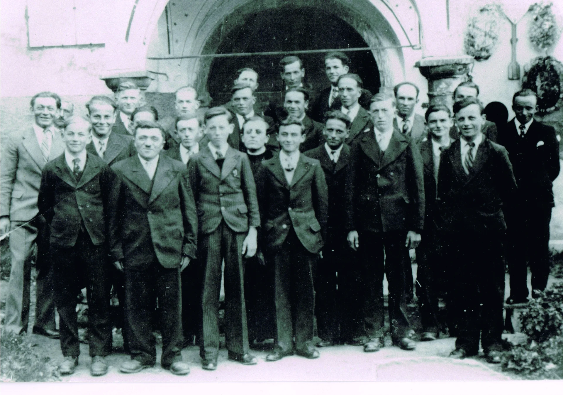 Avril 1944. L’association des jeunes de Granier en 1938.