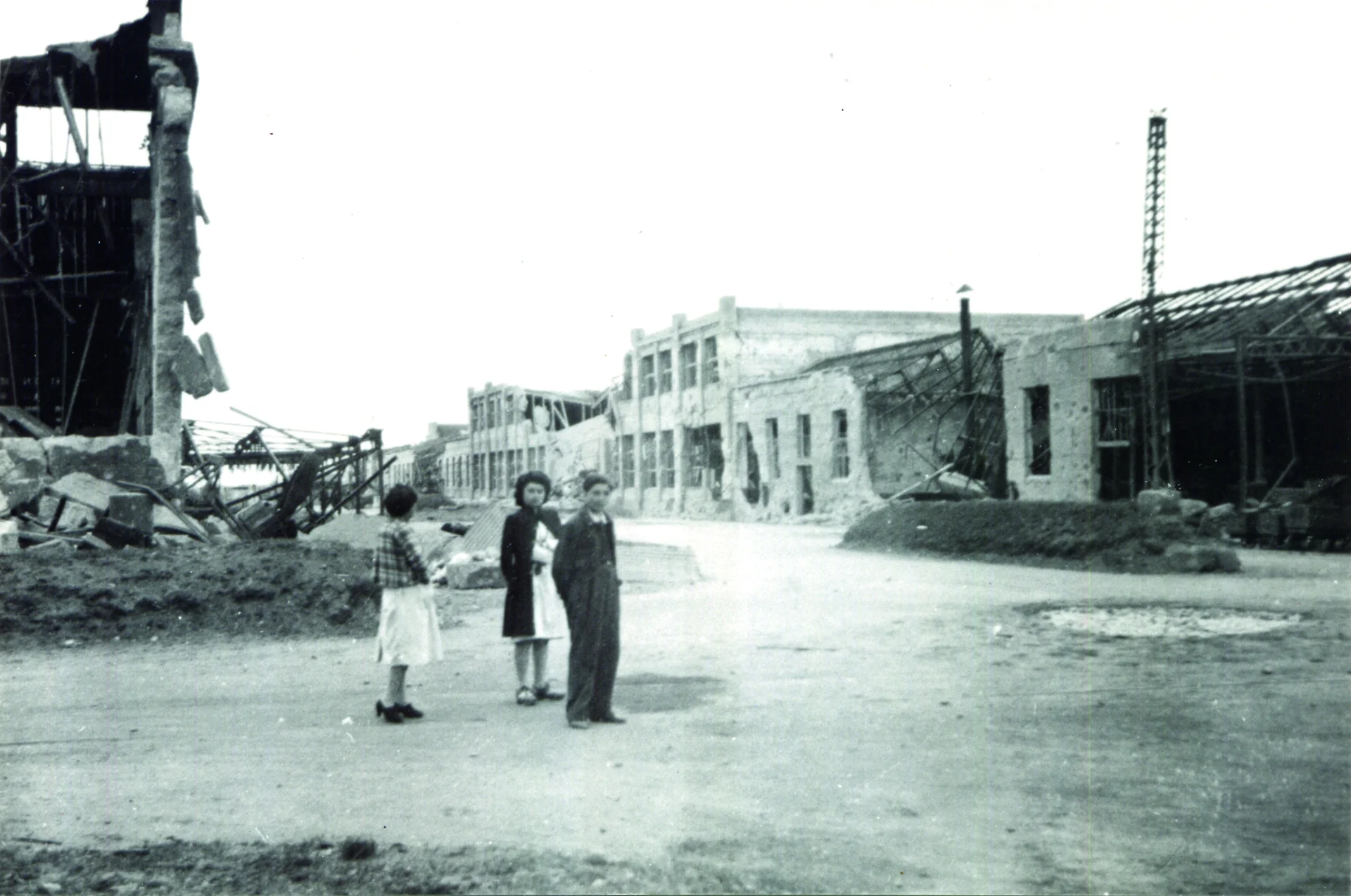 Mars 1944. Après le bombardement des usines Berliet à Vénissieux 2.