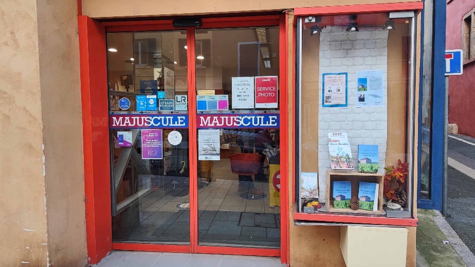Librairie Develay — Séance de dédicaces